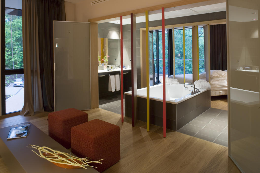 Restaurant Hotel L'Arnsbourg Baerenthal الغرفة الصورة